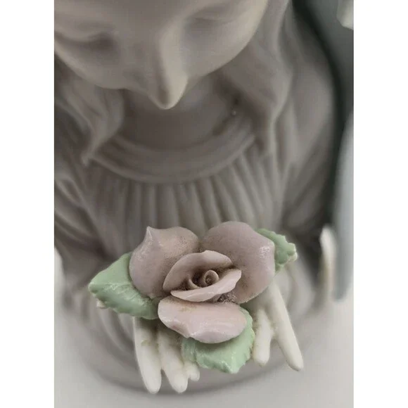 Vintage Madonna Mary Holding Flower Porcelain Lighted Nightlight  - Works - Picture 11 of 12